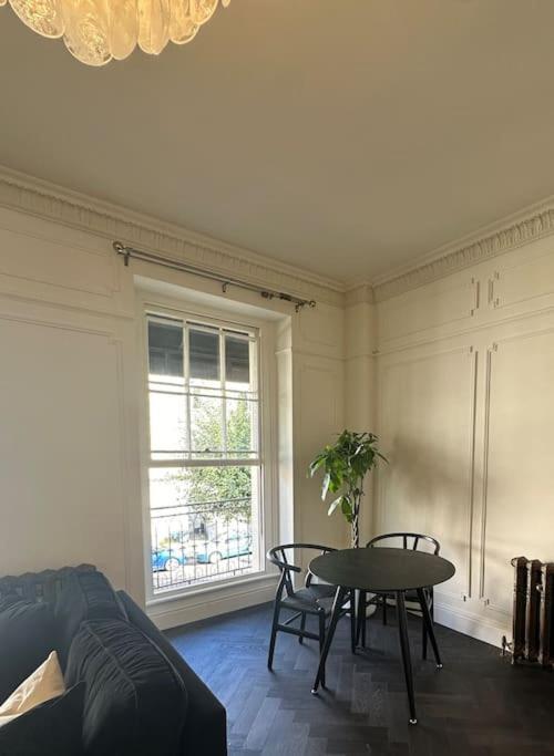 1 Bed Period Clifton Balcony Flat With Private Offroad Parking Lägenhet Bristol Exteriör bild